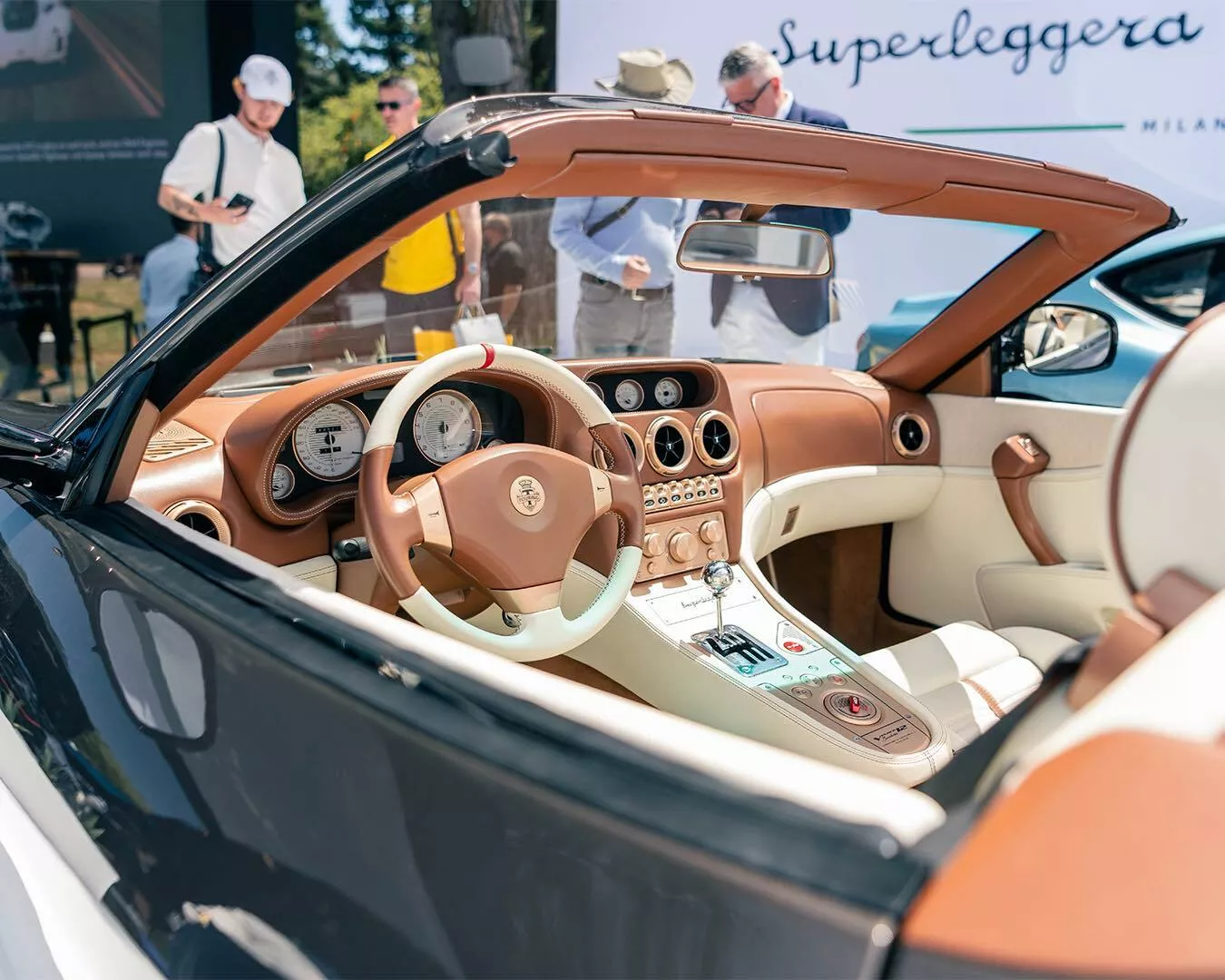 Touring Superleggera V12 Veloce Aperta